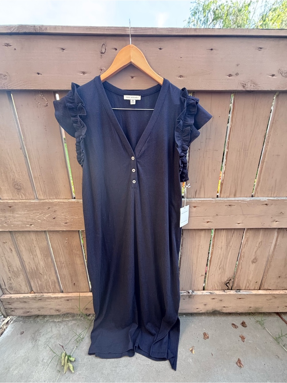 🎉NWT🎉 Ruffle-Sleeve V-Neck Maxi Dress in Navy